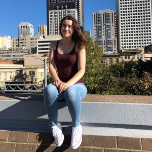 Meet your Posher, Olivia